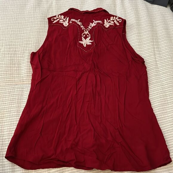 Roper Red Embroidered Sleeveless Top size medium - Picture 7 of 8